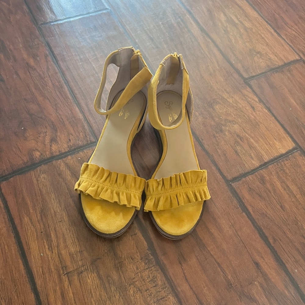 Women new sandals